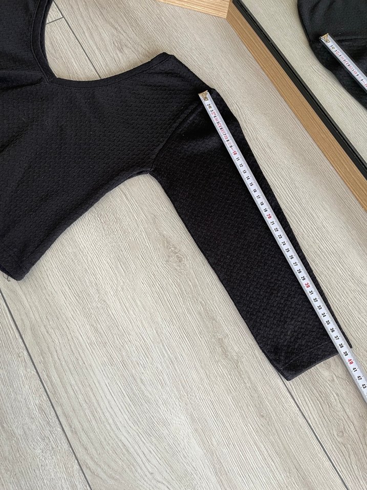 Siyah V Yakalı Uzun Kollu Mini Bluz - Görsel 4