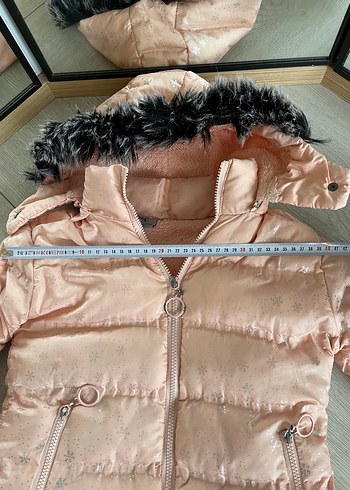 Kız Çocuk Parlak Pembe Kürklü Mont - Görsel 6