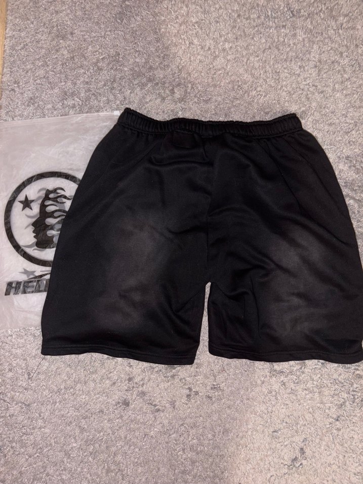 Hellstar Şort - Görsel 2