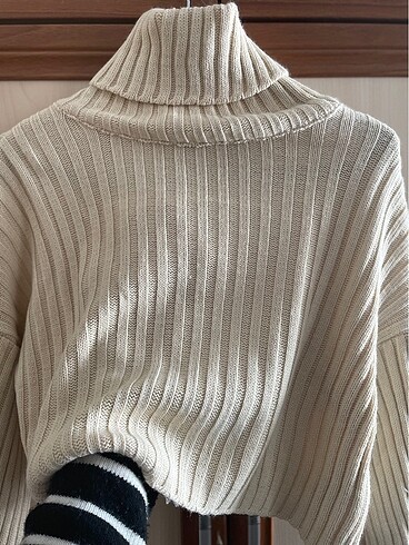 Kısa boğazlı kazak - Görsel 3