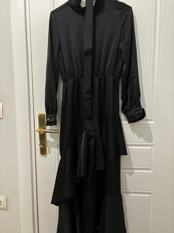 Uzun Kollu Siyah Fırfırlı Uzun Elbise - Görsel 2