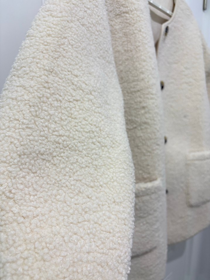 Düğmeli Beyaz Midi Kadın Ceket - Görsel 4