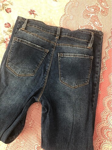 xs Beden Kaliteli yırtık jean