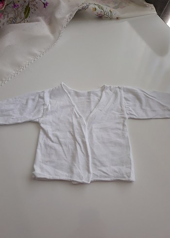 Bebek Erkek Keten Beyaz Kısa Kollu Hastane Kıyafeti - Görsel 3