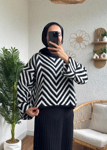 Zebra Desenli Kadın Boğazlı Triko Kazak
