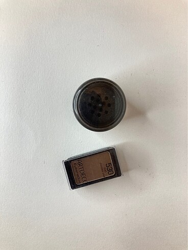 Essence Essence pigment ve artdeco far