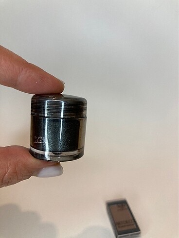 Beden Essence pigment ve artdeco far
