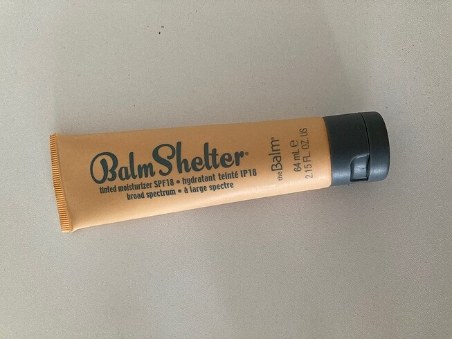 The Balm renkli nemlendirici fondöten