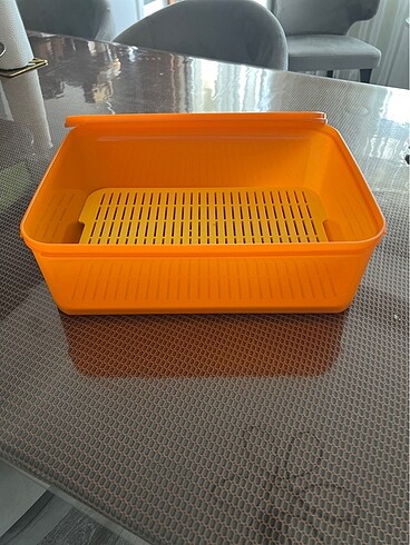 Tupperware Tupperen en kullanışlı değerli parçalarından