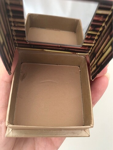 Benefit Cosmetics Hoola lite bronzer