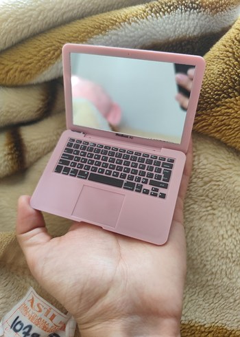 Pembe Renkli Mini Laptop Modeli ayna