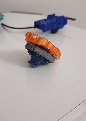 Beden Beyblade burst roktavor r2 + launcher