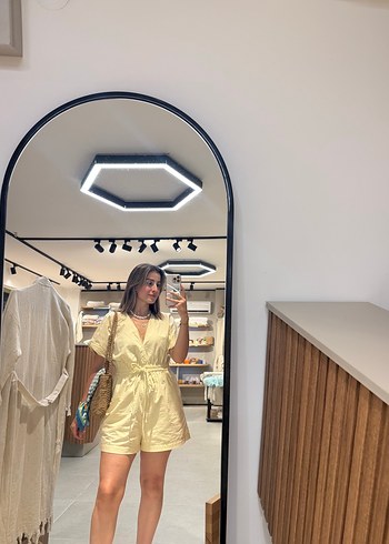 Zara Sarı V Yaka Mini Tulum