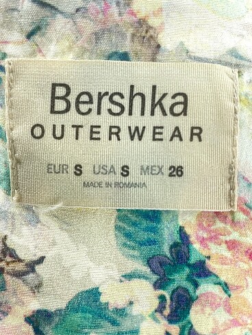 s Beden çeşitli Renk Bershka Blazer %70 İndirimli.