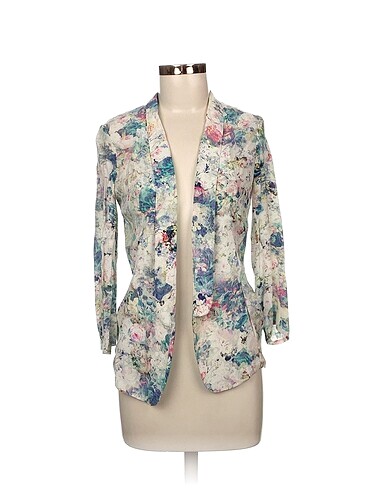 Bershka Blazer %70 İndirimli.