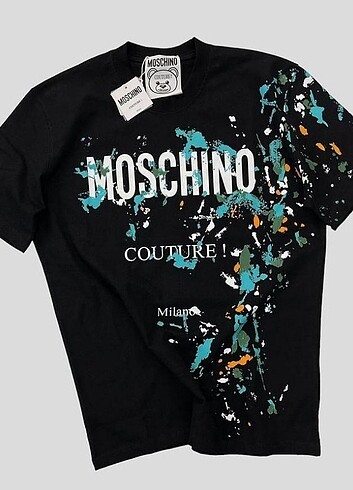 Ön baskılı siyah t-shirt 