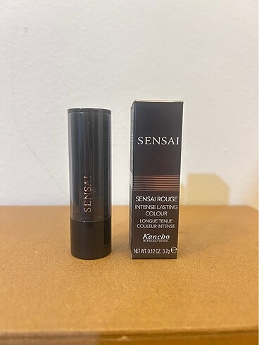 Beden Sensai Rouge intense Lasting Colour Il112