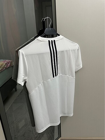 Adidas TİŞÖRT