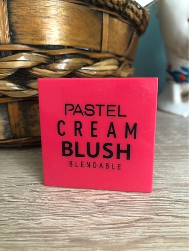 Pastel Pastel 48 numara romance krem allık