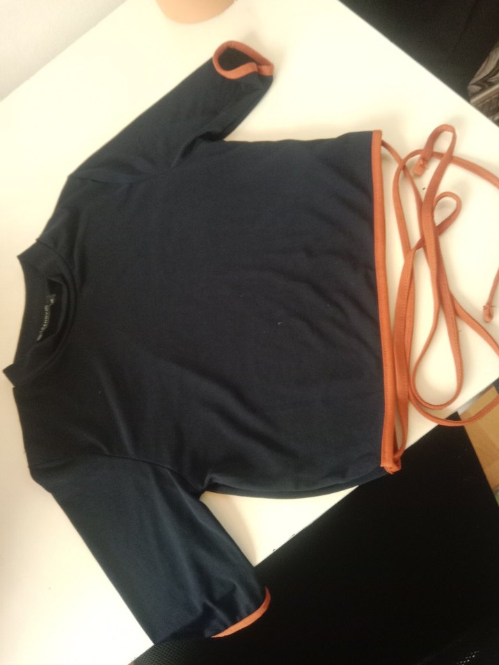 trendyolmillla belden ip detaylı bluz - Görsel 3