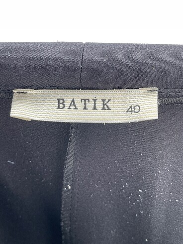 40 Beden siyah Renk Batik Düz Kesim %70 İndirimli.