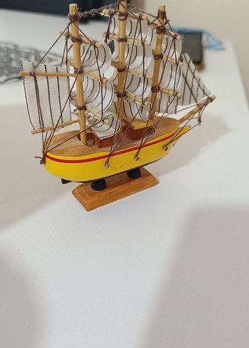 Sarı Yelkenli Gemi Figürü küçük boy - Görsel 3
