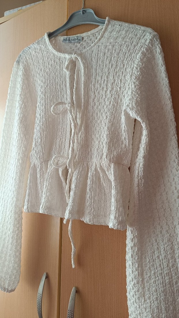 Bağcıklı bluz Hadise - Görsel 2