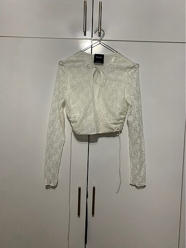 m Beden beyaz Renk BERSHKA dantel bluz