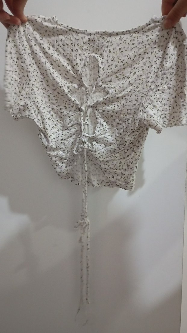 Bohem Beyaz Bağcıklı Kısa Bluz - Görsel 2