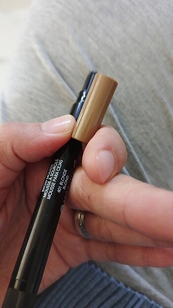 Beden Revlon 401 blonde blond kaş maskarası