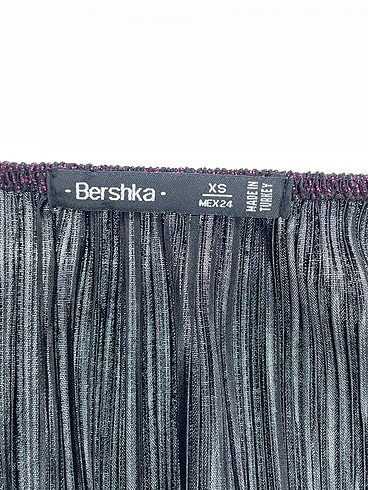 xs Beden çeşitli Renk Bershka Bluz %70 İndirimli.