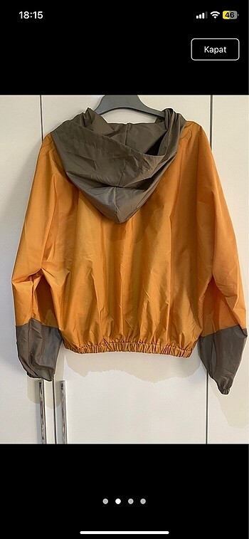 Pull and Bear Renk bloklu yağmurluk