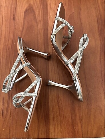 Nine West Taşlı topuklu sandalet