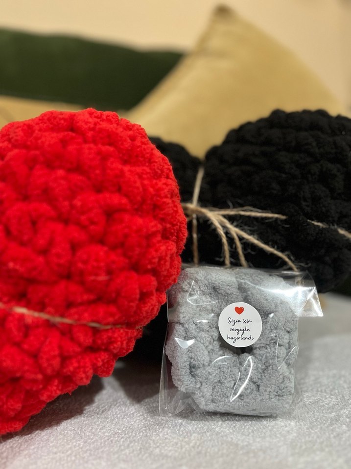 Puffy Kalpli yastık - Görsel 3