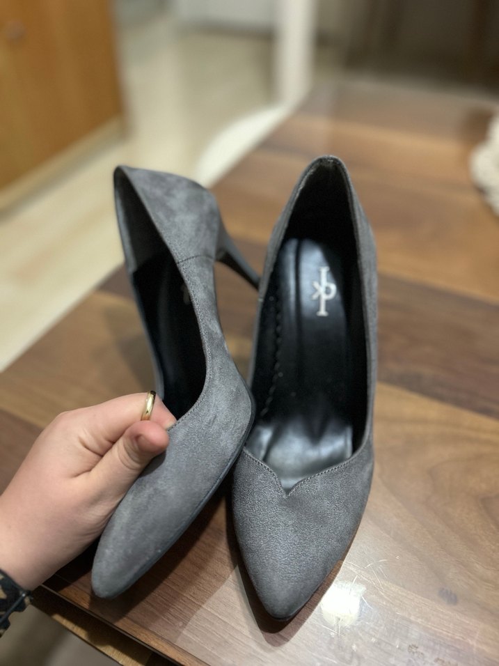 Gri Süet Stiletto Topuklu Kadın Ayakkabı - Görsel 2