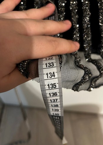 Uzun Kollu Siyah Pilili V Yaka Abiye Elbise - Görsel 5