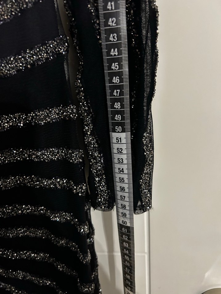 Uzun Kollu Siyah Pilili V Yaka Abiye Elbise - Görsel 4