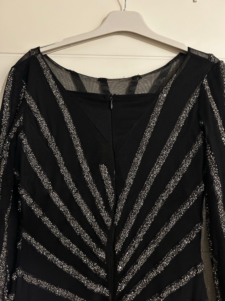 Uzun Kollu Siyah Pilili V Yaka Abiye Elbise - Görsel 3