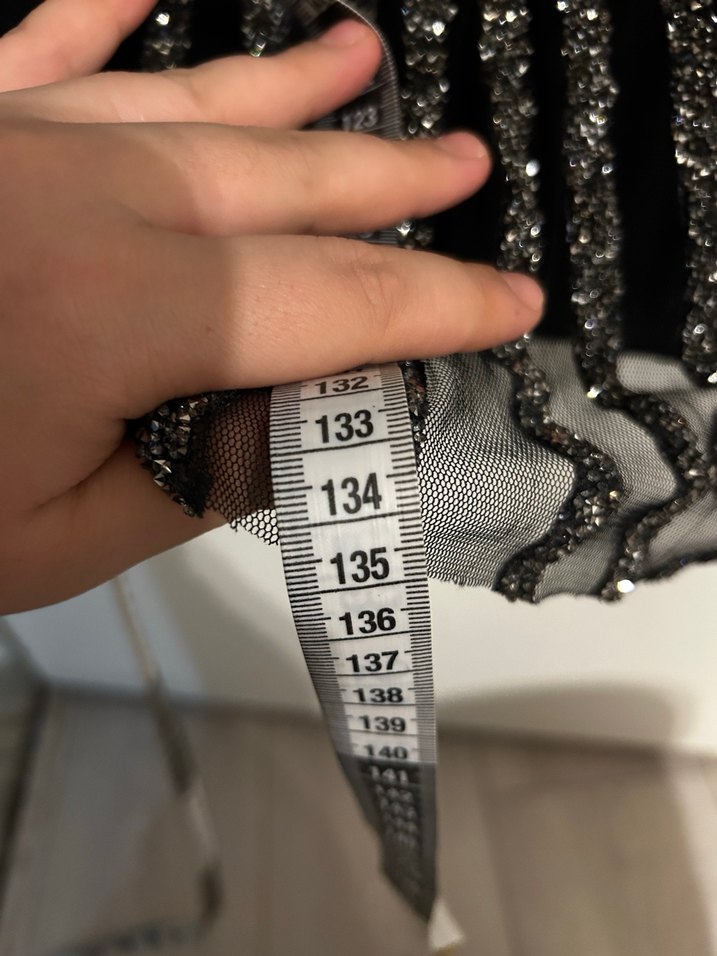 Uzun Kollu Siyah Pilili V Yaka Abiye Elbise - Görsel 5