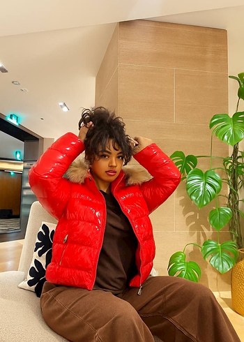 Moncler Kürk Detaylı Kırmızı ve siyah Kadın Kış Montu