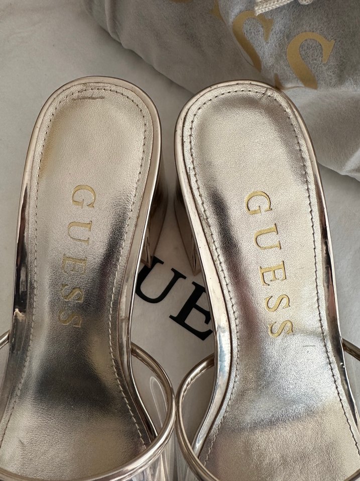 Guess Altın Renkli Kadın Blok Topuk Terlik - Görsel 5