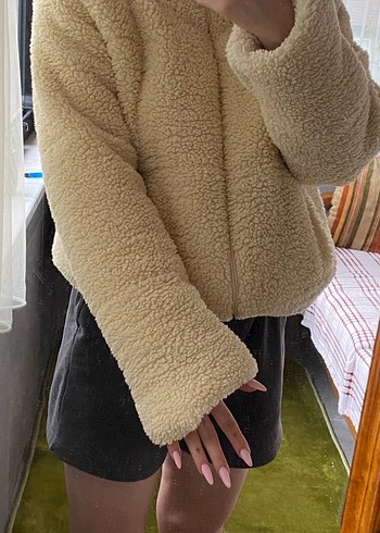 Diğer Bej Peluş Detaylı Rahat Kesim Kadın Mont