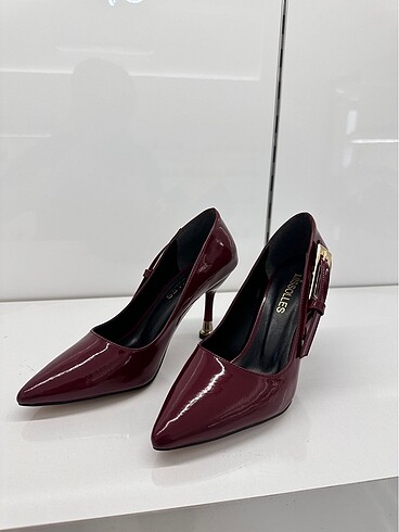 Valentino Arkası kapalı bordo ayakkabı