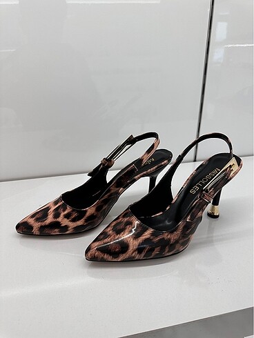Arkası açık leopar Stiletto ayakkabı