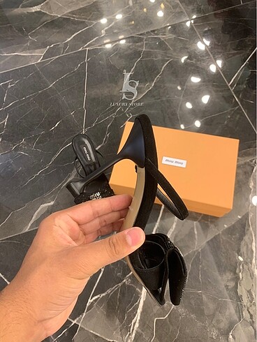 37 Beden Miu Miu