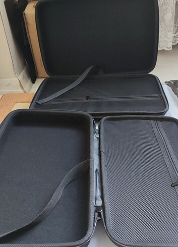 Çanta ve çantalık evrak , müzik aletleri  - Görsel 2