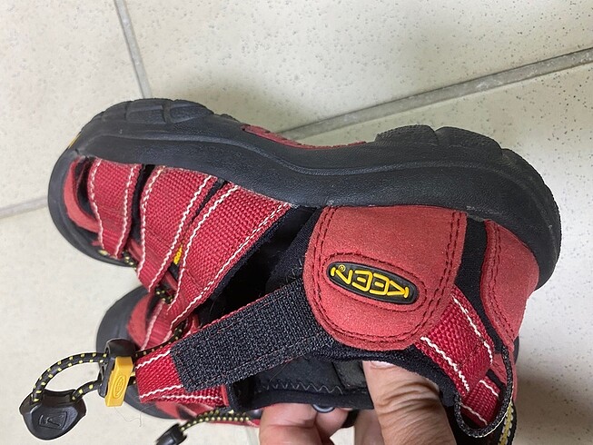 31 Beden kırmızı Renk Orijinal Keen çocuk sandalet