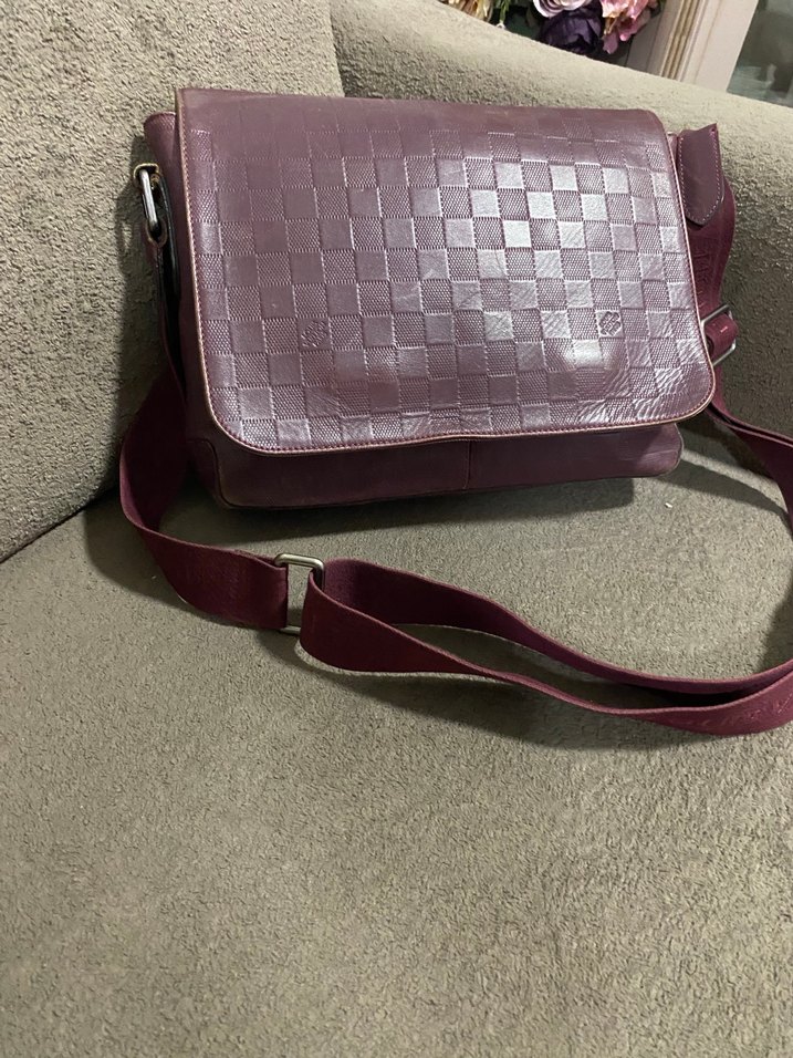 Louis Vuitton Bordo Deri unisex Çanta (orijinal) - Görsel 3