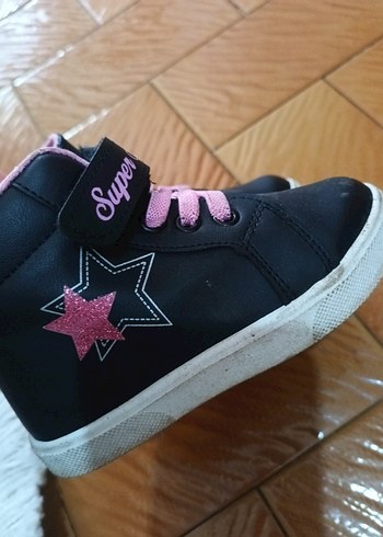 24 Beden Kız Çocuk Siyah-Pembe Yıldızlı Spor Ayakkabı