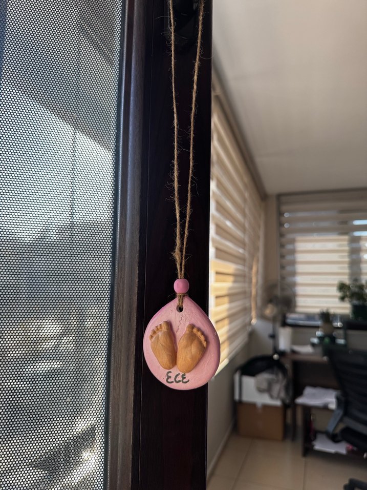 Pembe Bebek Ayak İzi Anahtarlık - Görsel 2